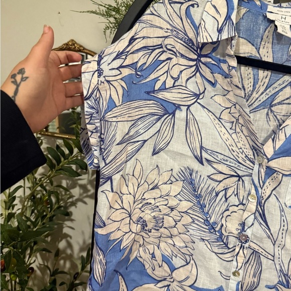 H by Halston Blue and White Floral Button-Down Shirt 100% linen top size  medium - Picture 4 of 6